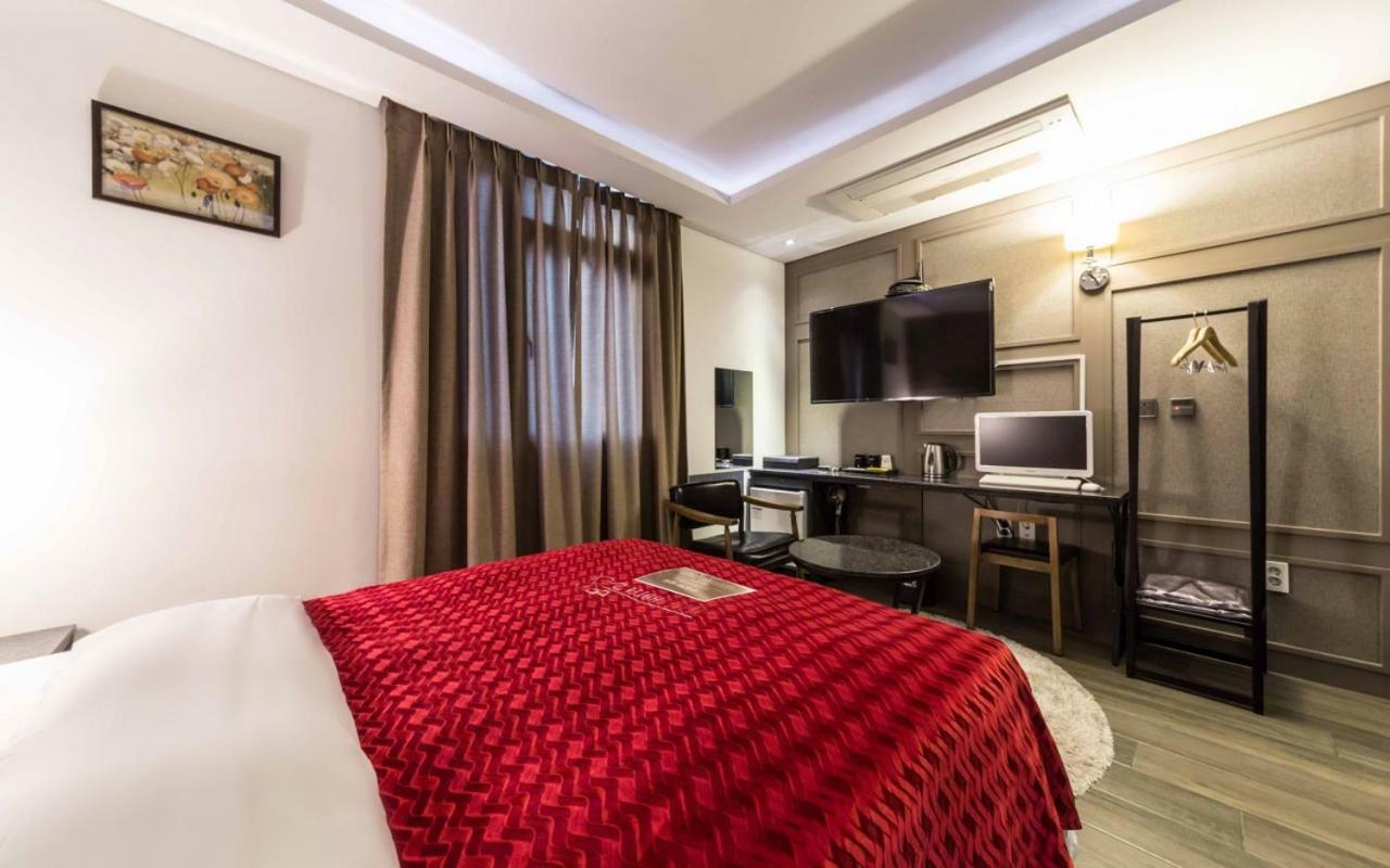 Design Hotel Ddeul& Osan Экстерьер фото
